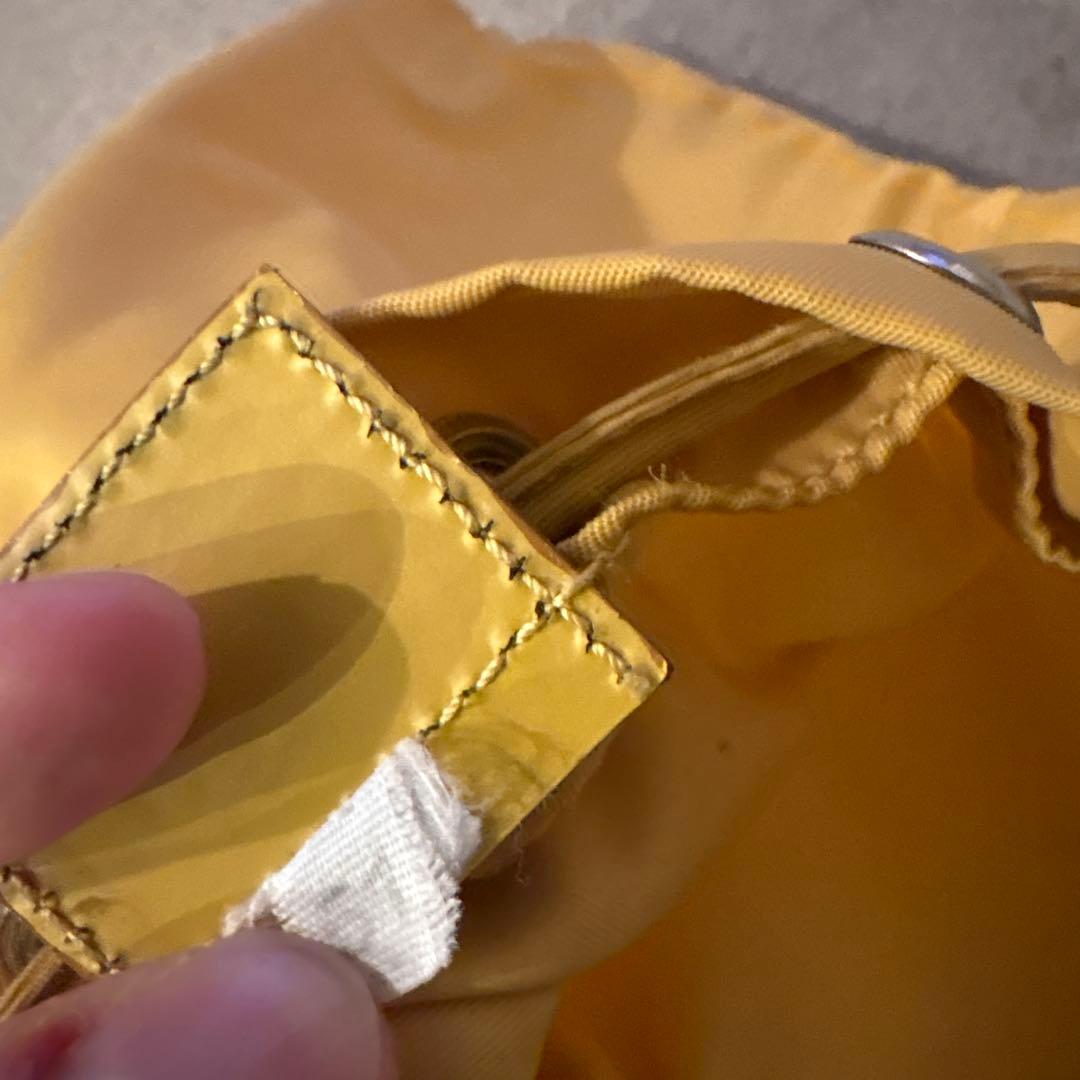 プラダ 巾着　イエロー