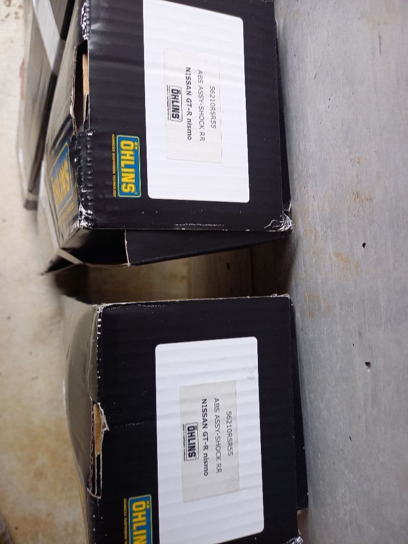 ニッサンGTR ニスモ 2017年式 　　　　新車外し 純正サスペンション