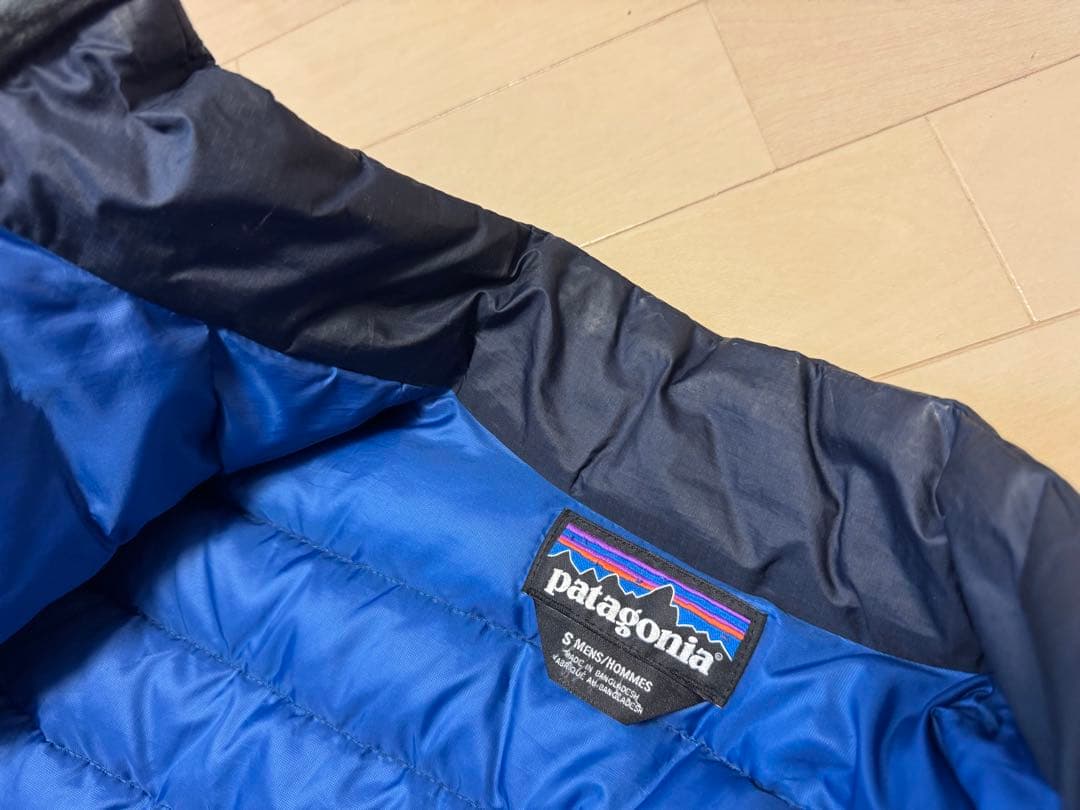 Patagonia ネイビー ダウンジャケット