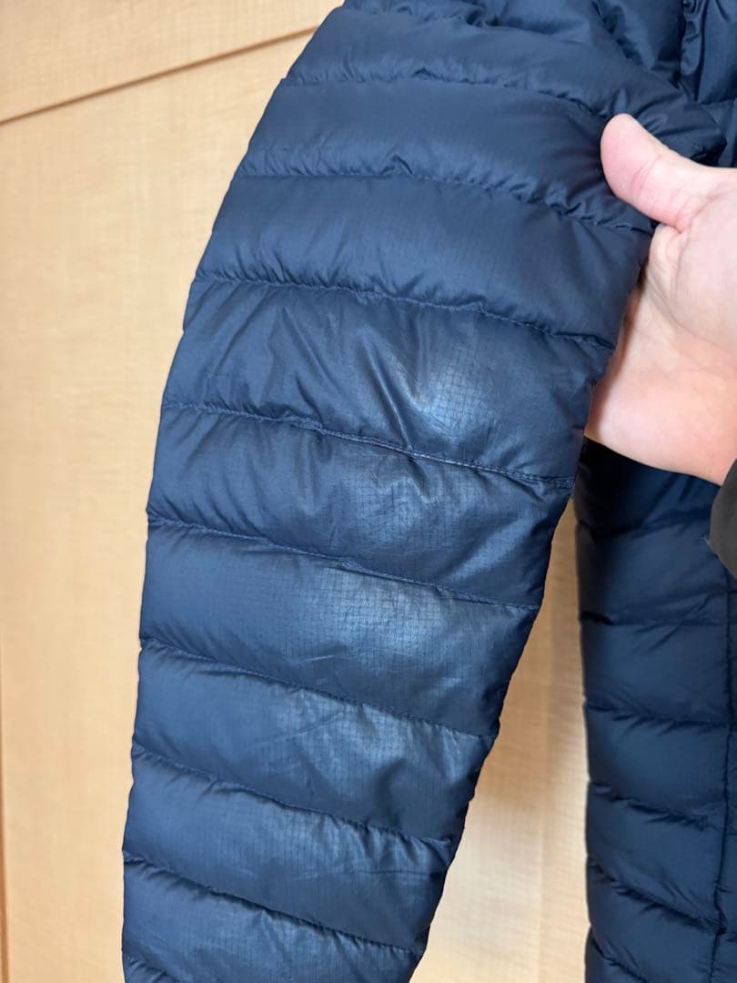 Patagonia ネイビー ダウンジャケット