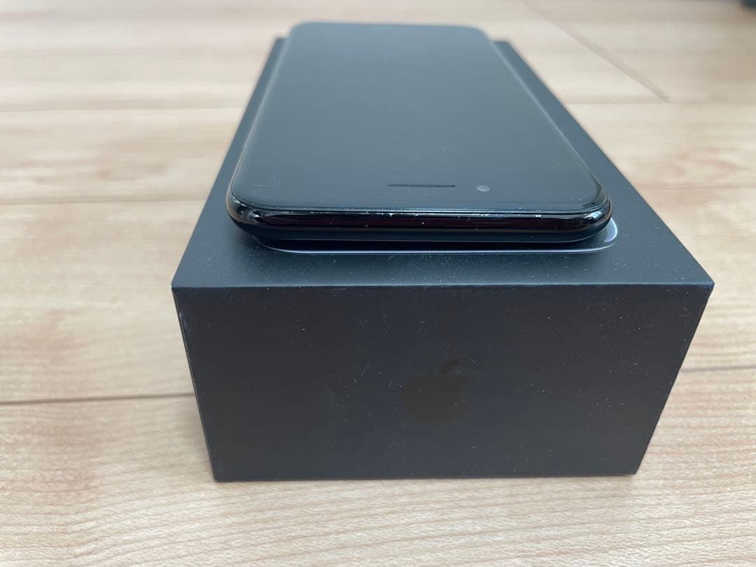 【美品】Apple iPhone 7 ブラック 256GB 本体 SIMフリー