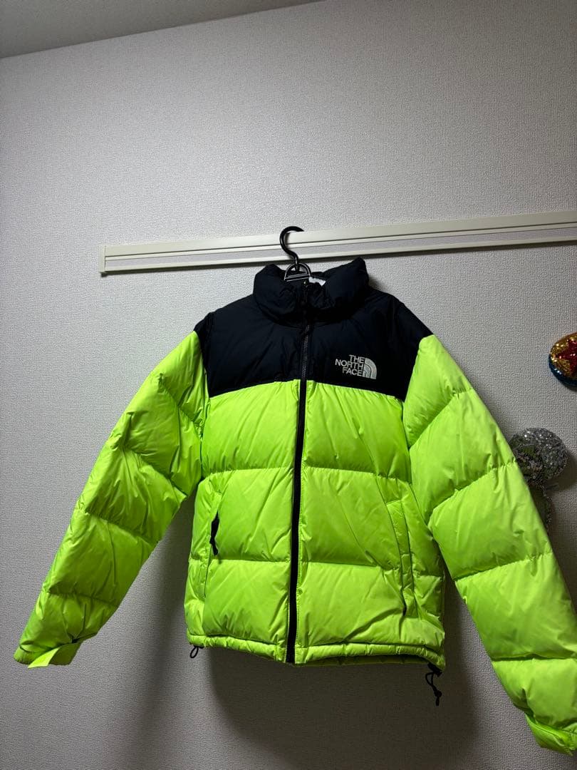 THE NORTH FACE ダウンジャケット黒/ライムグリーン　ヌプシ　700