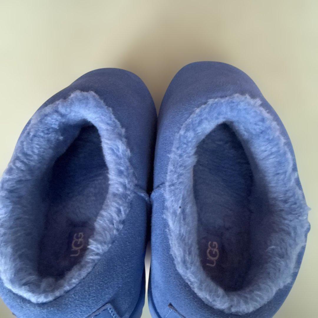 む・:*+.\(( °ω° ))/.:+専用 UGG ブルー スリッポン