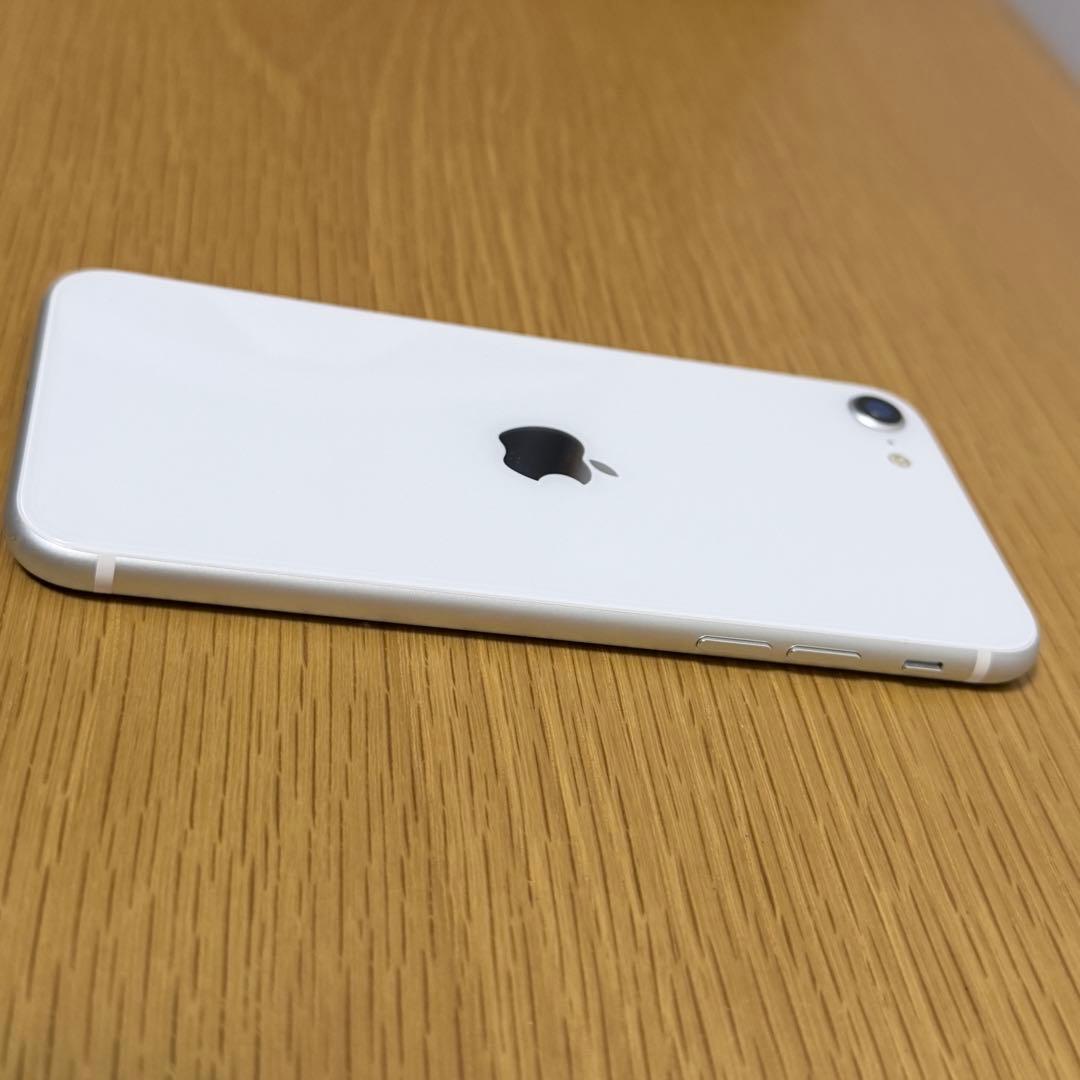 iPhone SE 第2世代　64GB ホワイト