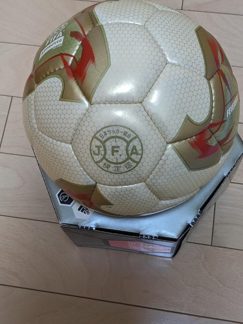 FEVERNOVA サッカーボール2002 FIFA 日韓ワールドカップ公式球