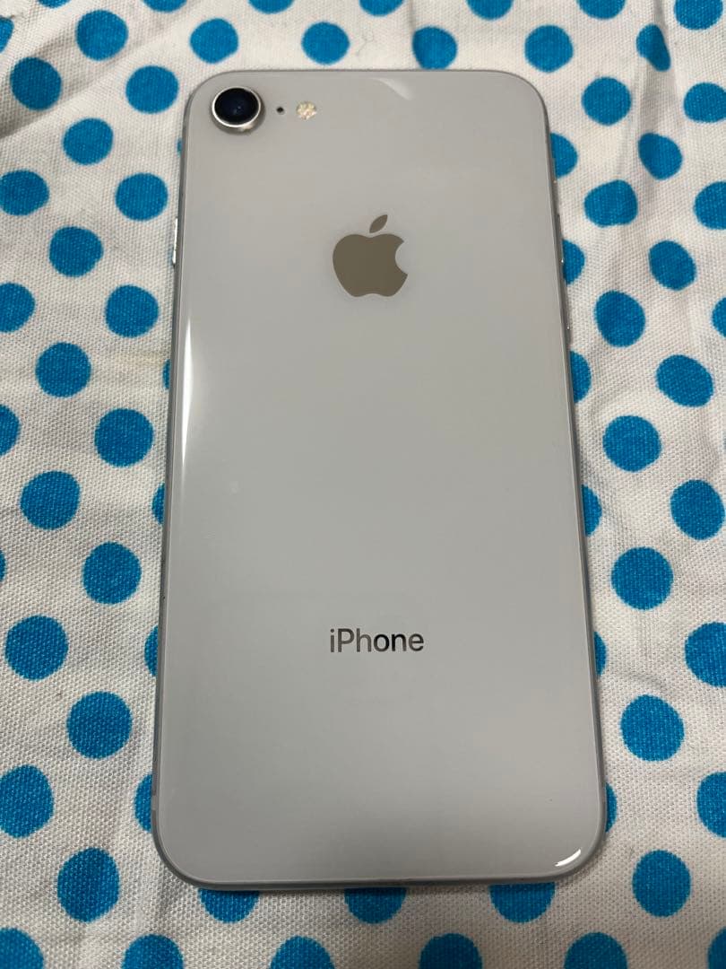 iPhone8 64GB シルバー本体 SIMフリー バッテリー91%