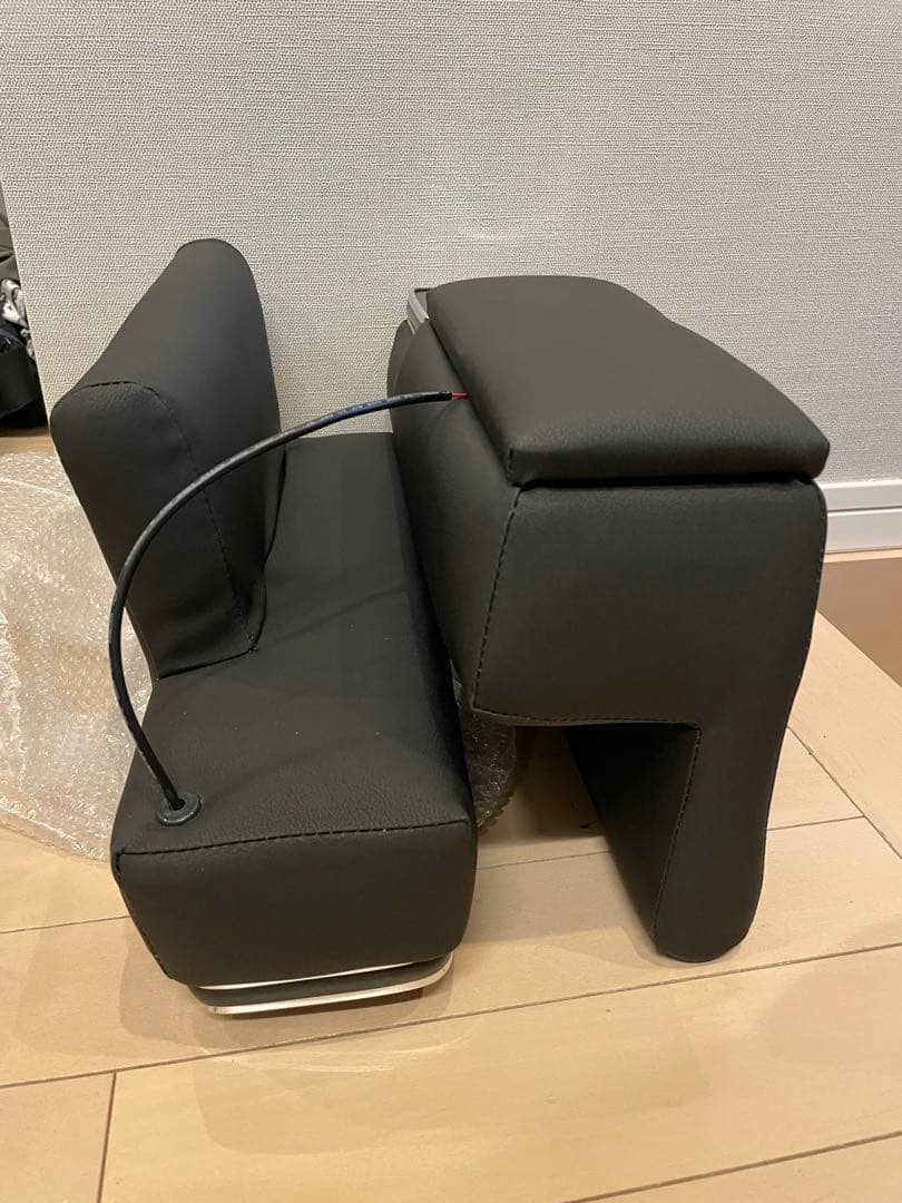 トヨタ　ハイエース　肘掛け