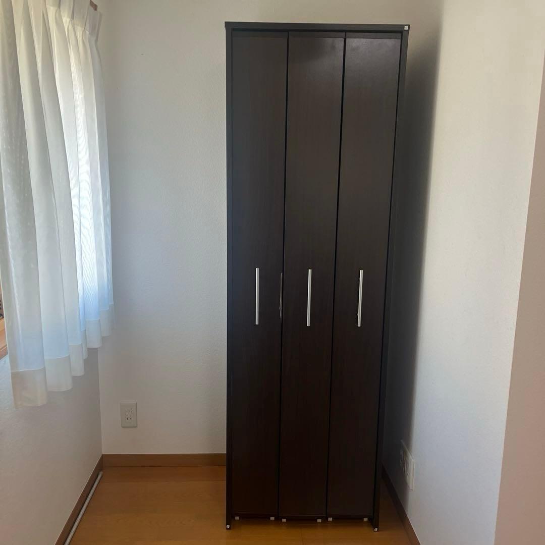 ダークブラウン 扉付き本棚 8棚 キャスター付き