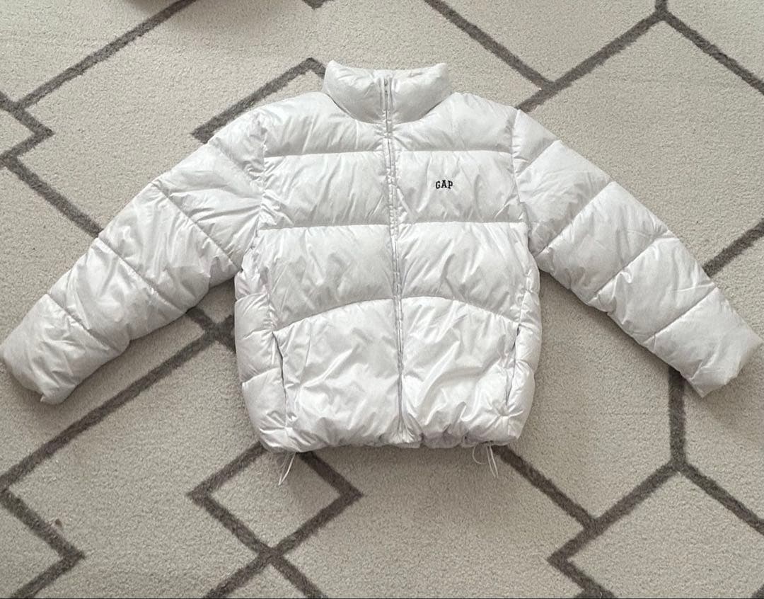 完売品！GAP ダウンジャケット ホワイト 白 ロゴ入 ダウン M