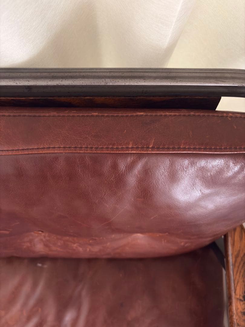 ダークブラウン レザー 2人掛けソファ　クッション付き　ヴィンテージ風