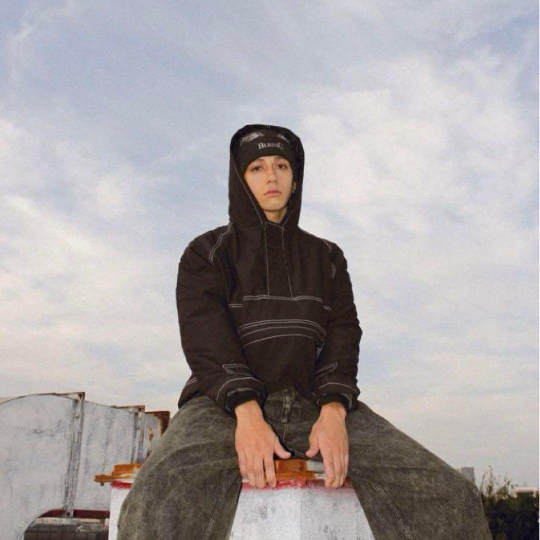 Bless U アノラックパーカー ブラック　即日発送