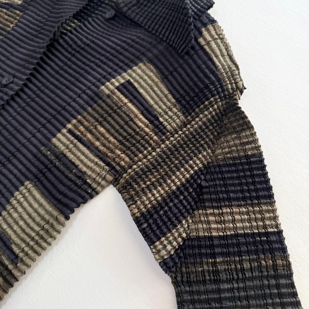 【イッセイミヤケ（T.）】プリーツ長袖シャツ（M）ブラック×カーキ　ブラウス