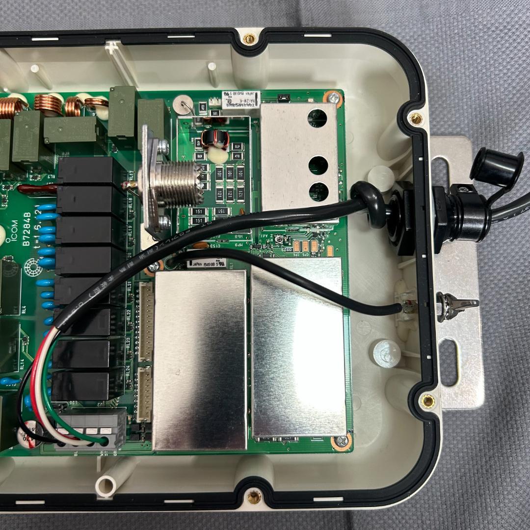 ICOM HF+50MHzオートマチックアンテナチューナーAH-4