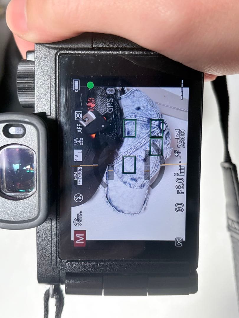 m*n様 LUMIX DC-G100V ブラック 三脚付き