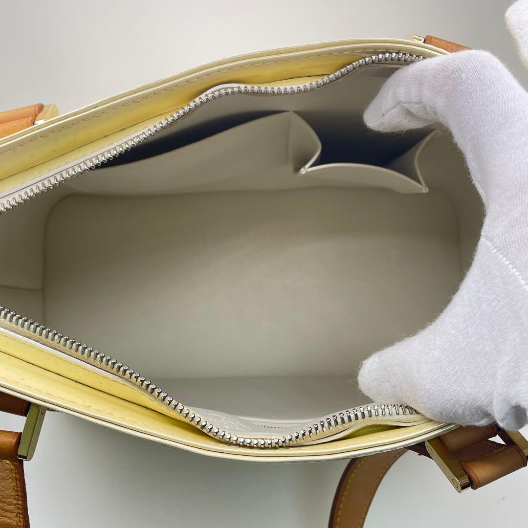 ルイヴィトン モノグラムヴェルニ ハンドバッグ トート ショルダー クリーム系