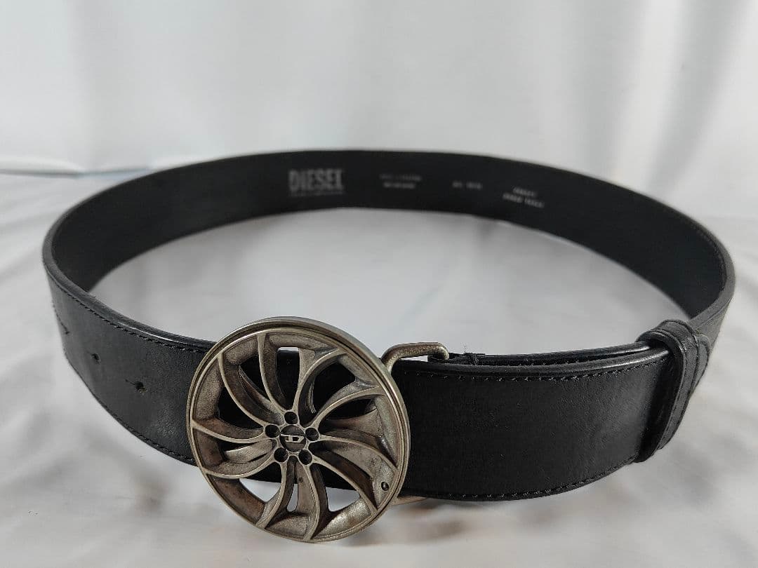 【極美品】DIESEL ディーゼル 艶黒本革　高級イタリアンレザーベルト　正規品
