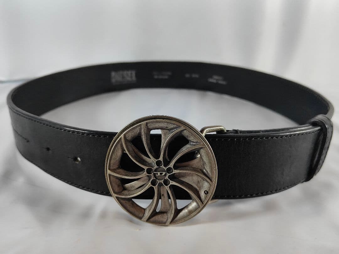 【極美品】DIESEL ディーゼル 艶黒本革　高級イタリアンレザーベルト　正規品