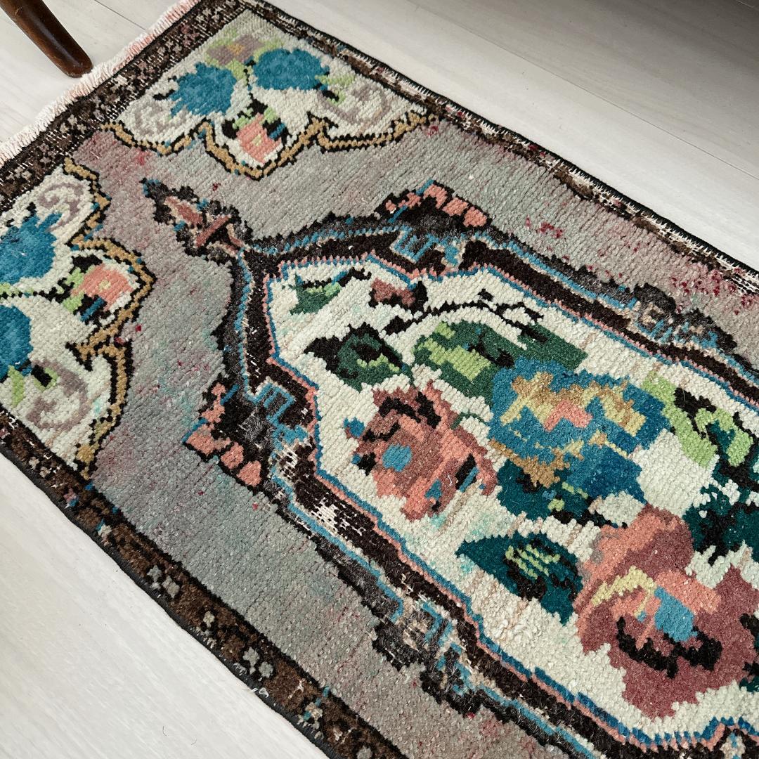 トルコ ヴィンテージラグ A50人気柄 レア ペールブルー ピンク グリーン