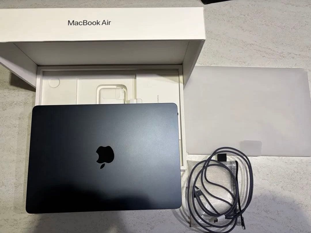 極美品★MacBook Air 2022 8GB 256 ブラック