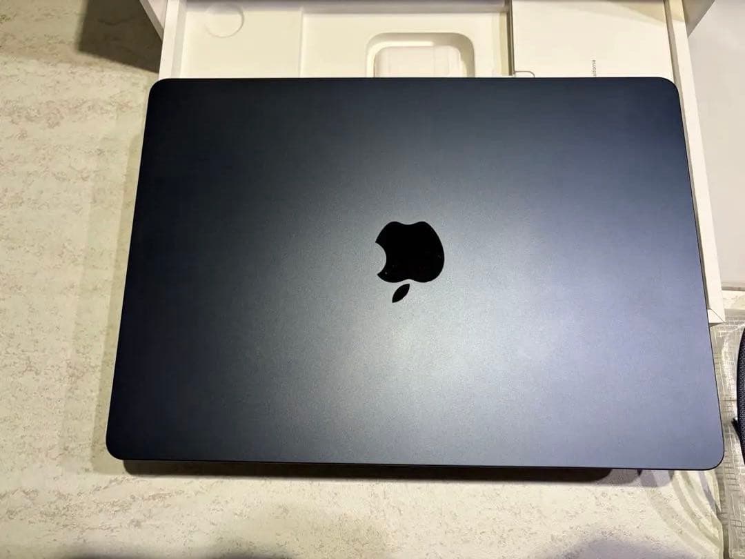 極美品★MacBook Air 2022 8GB 256 ブラック