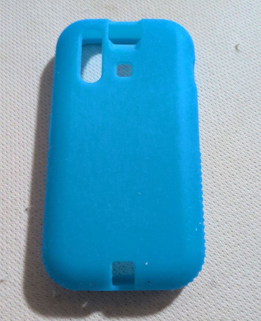 auキッズ携帯　mamorino6　ミント　シリコンカバーつき