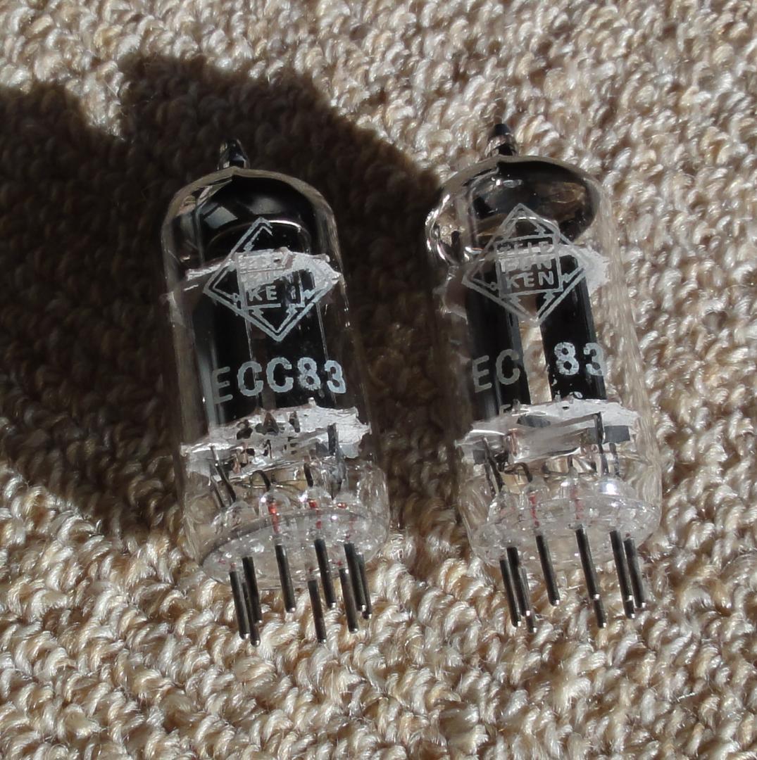 真空管　TELEFUNKEN ECC83　スムースプレート