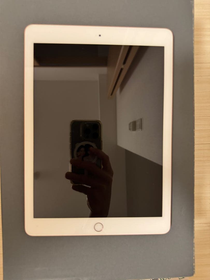 iPad（6世代）（2018） ゴールド 本体