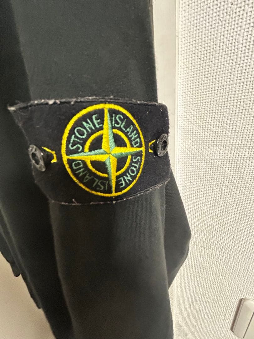 ストーンアイランド クルーネック トレーナー 黒