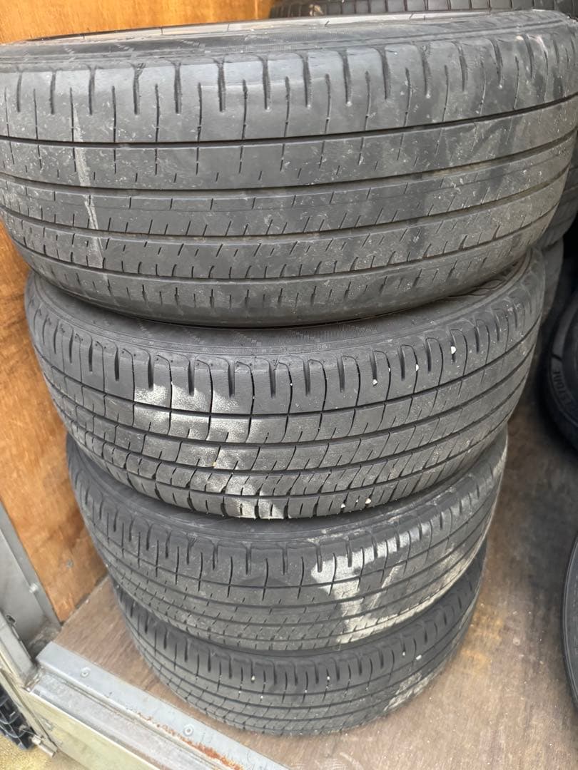 30プリウス トヨタ 17インチ 目立った傷、ガリ傷等ありません