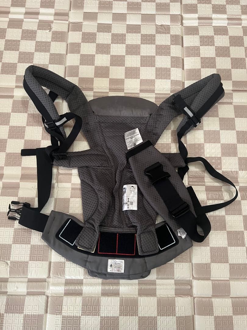 エルゴ　オムニブリーズ　グラファイトグレー　ケープ付き