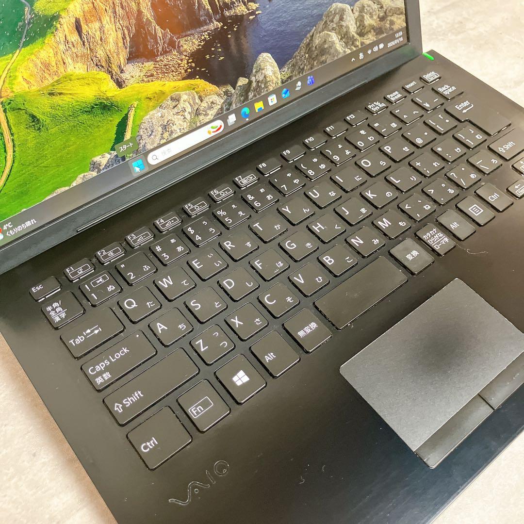人気のVAIO 13.3型ノートPC 第10世代i5 8GB 256GB