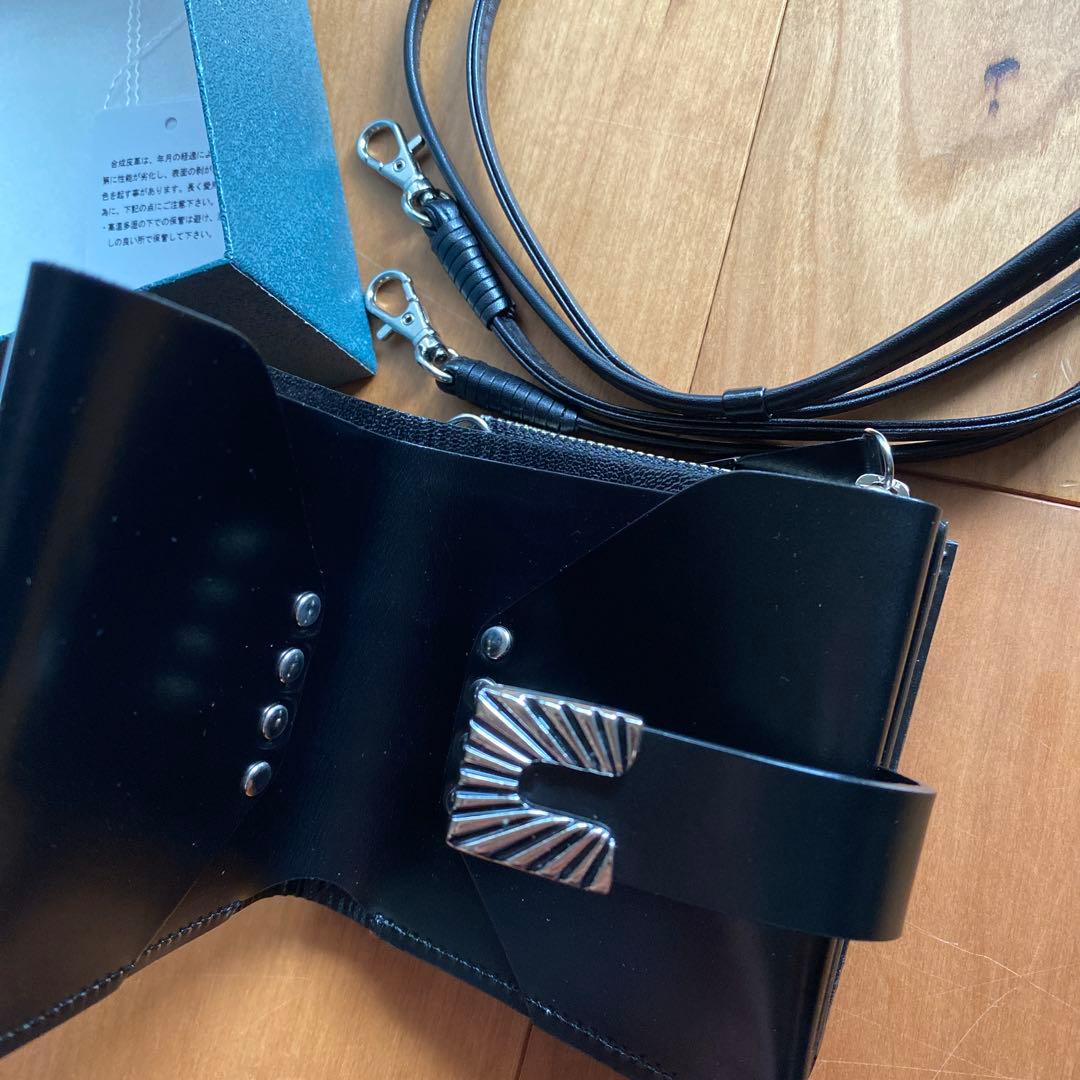 TOGA TOO ブラックレザー二つ折り財布