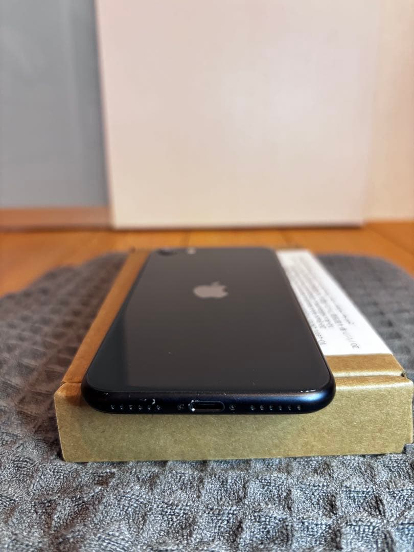 iPhone SE 第2世代 (SE2) ブラック 128 GB SIMフリー