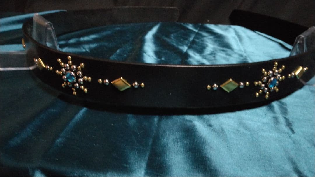 栃木レザースタッズベルトブラック ニッケル＆ブラス　アクアブルー