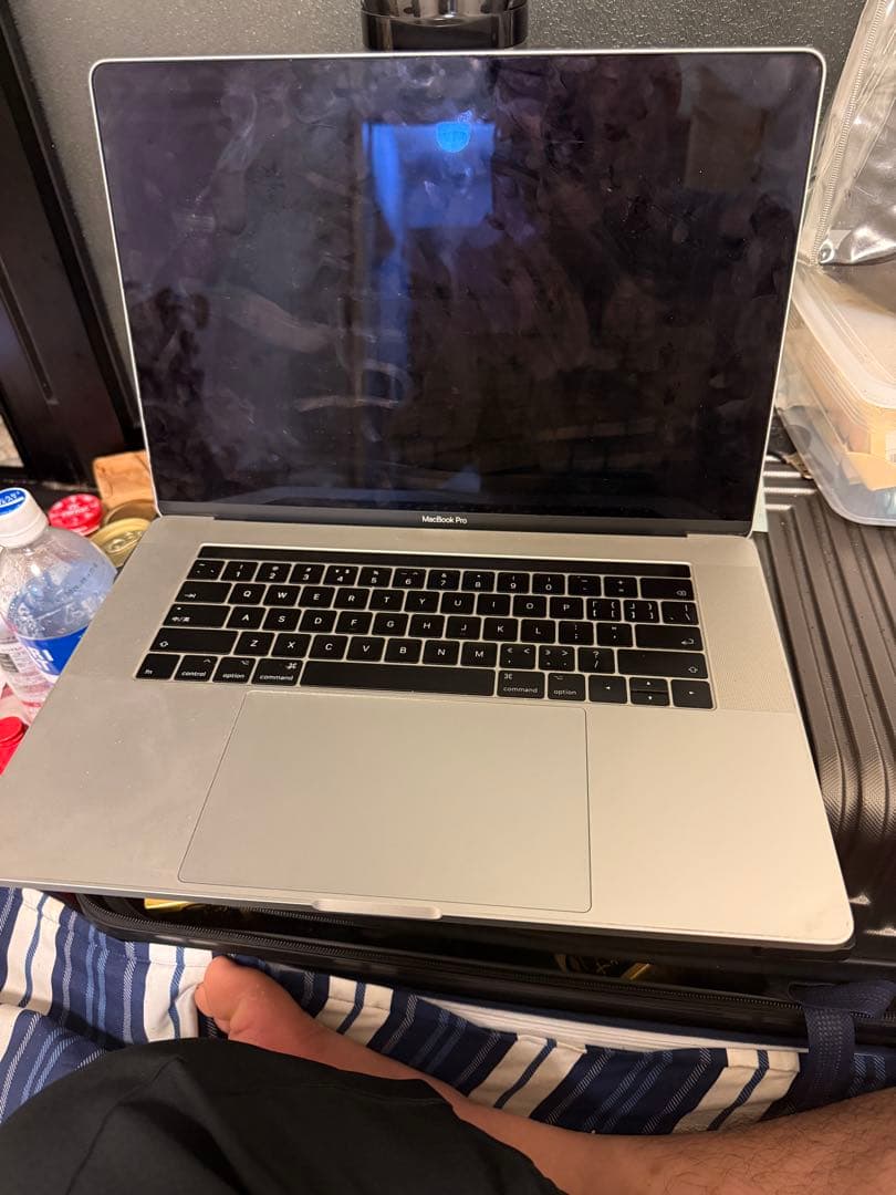 MacBook Pro 2017 15インチ 16/512