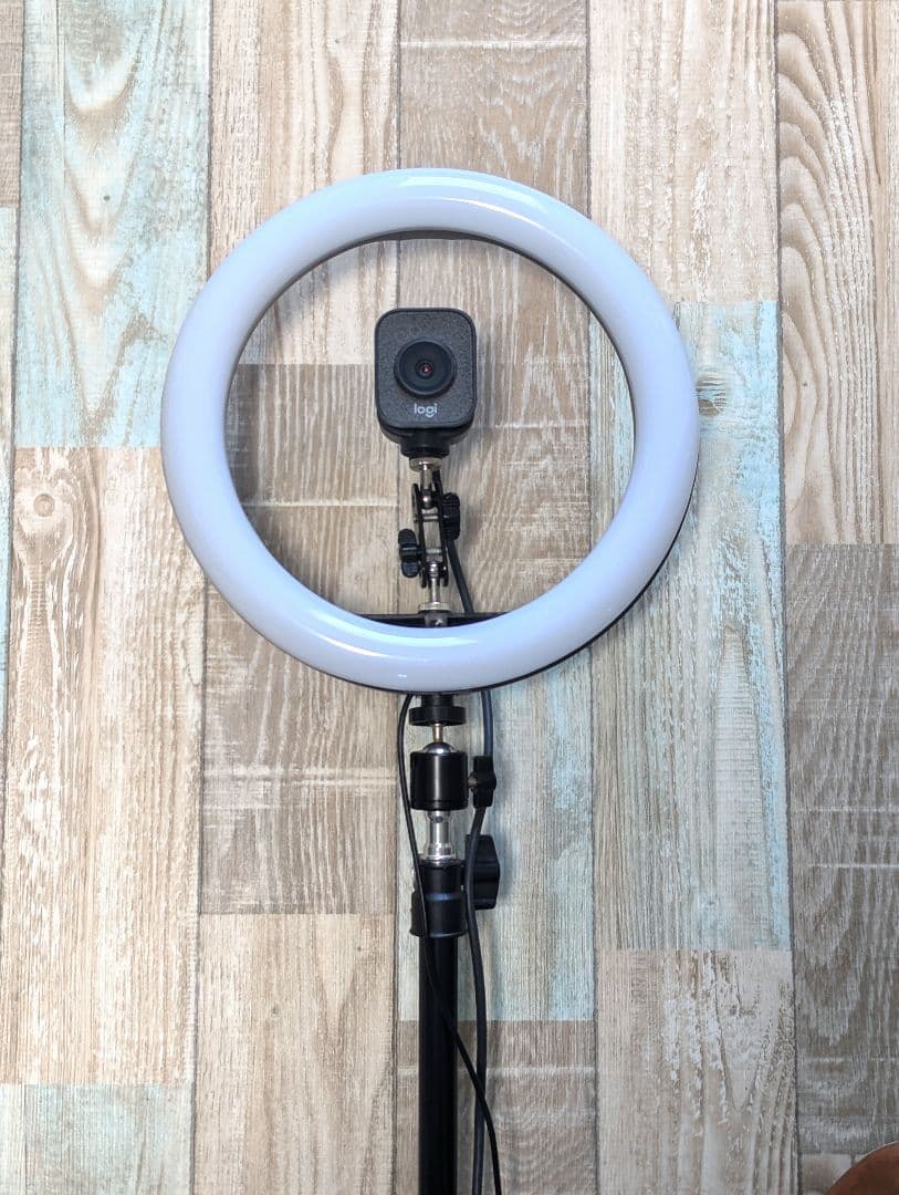 logicool streamcam webカメラ 照明付き