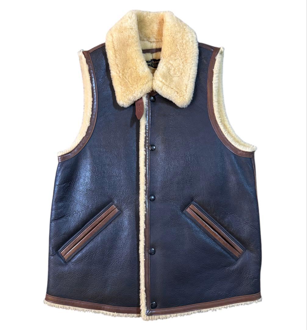 トップス PHIGVEL