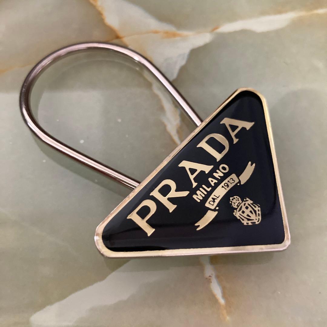 PRADA プラダ　キーホルダー