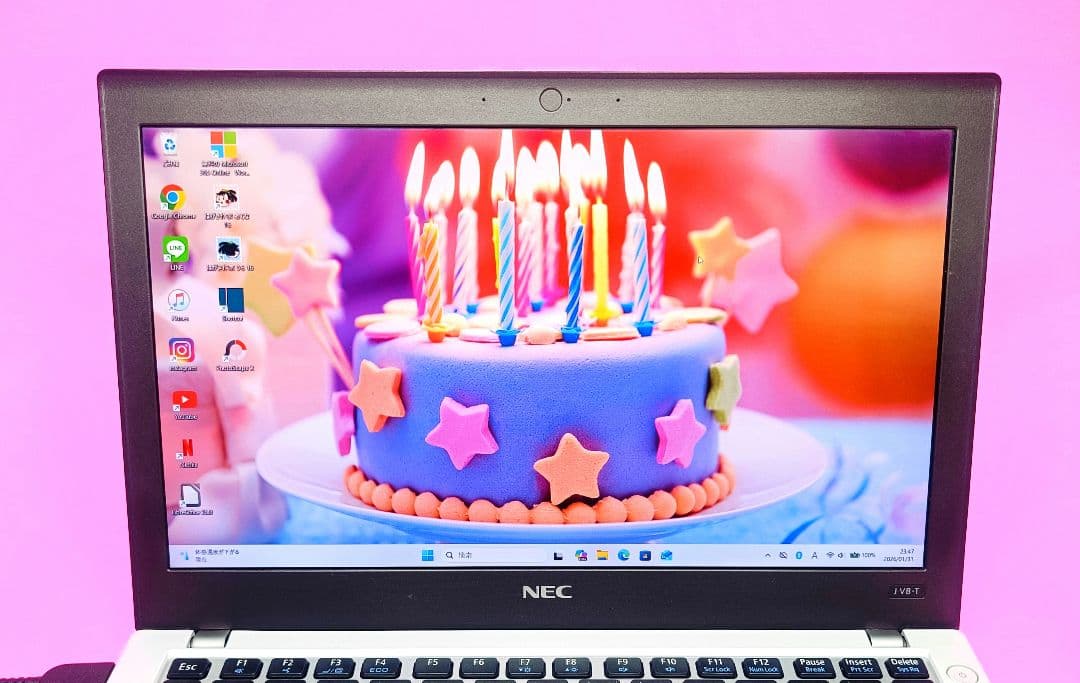 コンパクト軽量‼️オフィス✨i5✨SSD256✨可愛いノートパソコン✨設定済