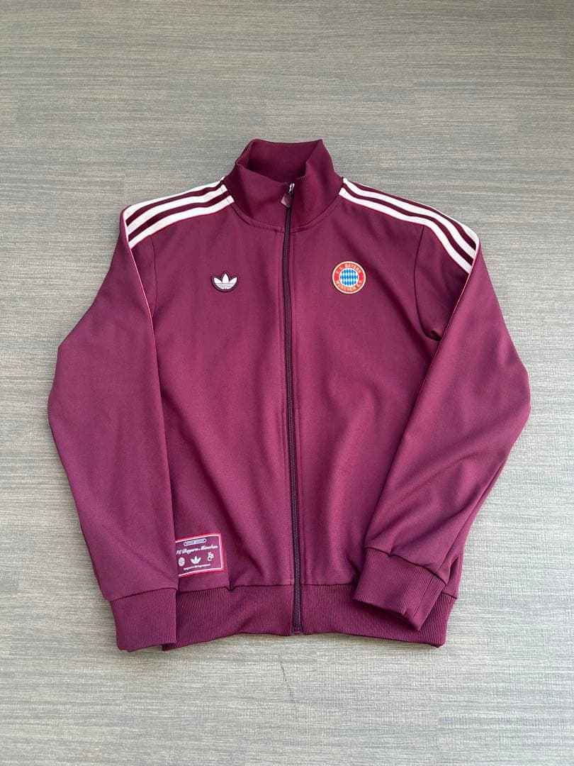 adidas トラックジャケット　FCバイエルン