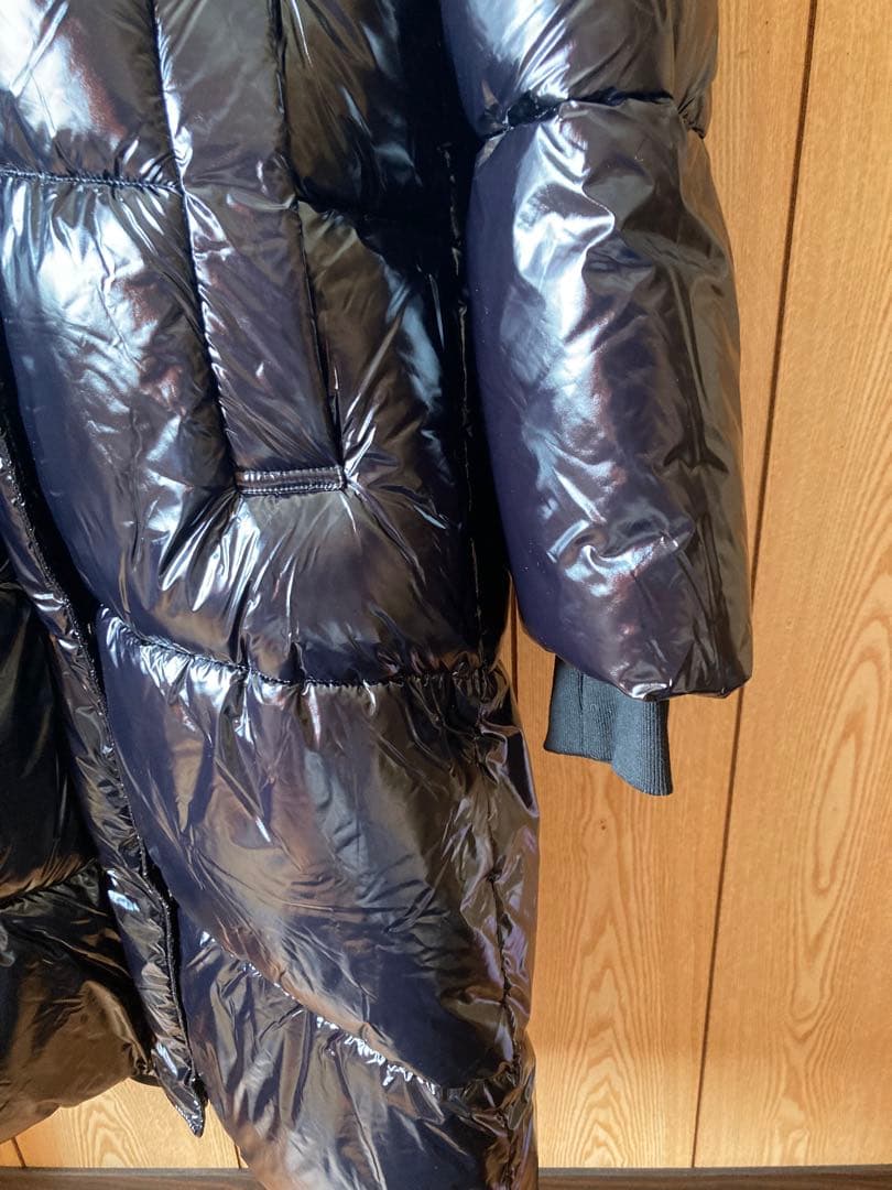 完売品　ZARA ザラ　エナメルダウンジャケット