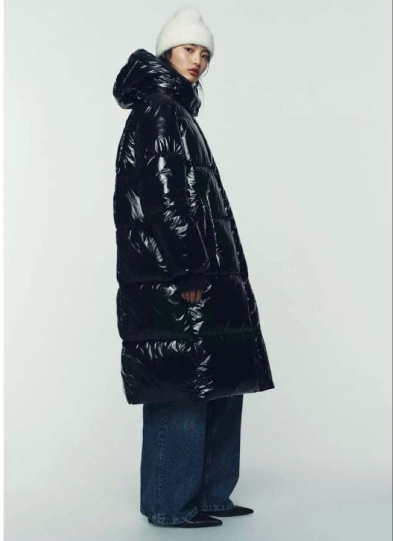 完売品　ZARA ザラ　エナメルダウンジャケット