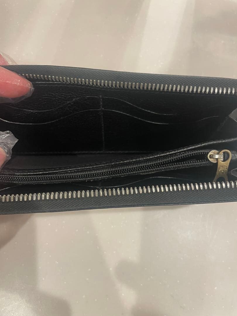 【美品】IL BISONTE 長財布 ラウンドファスナー 本革 黒 正規品