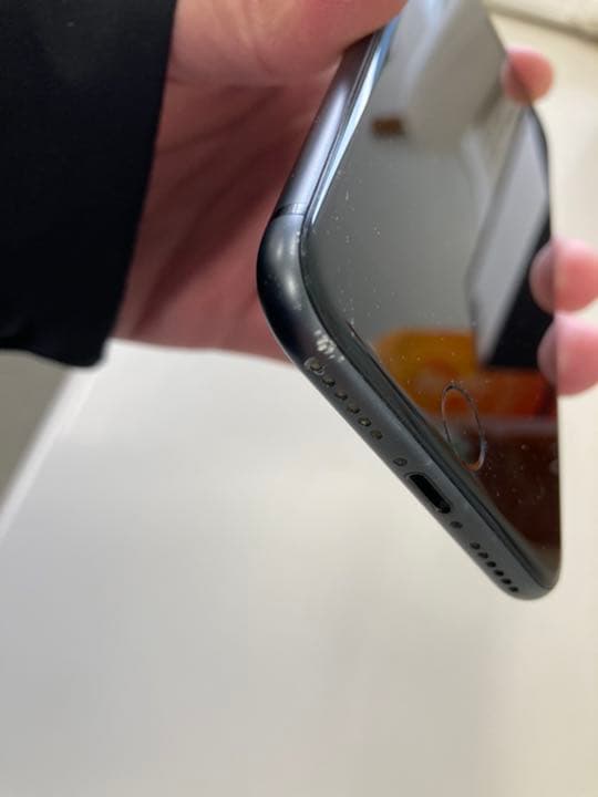 スマートフォン本体 iPhone8 (Black)