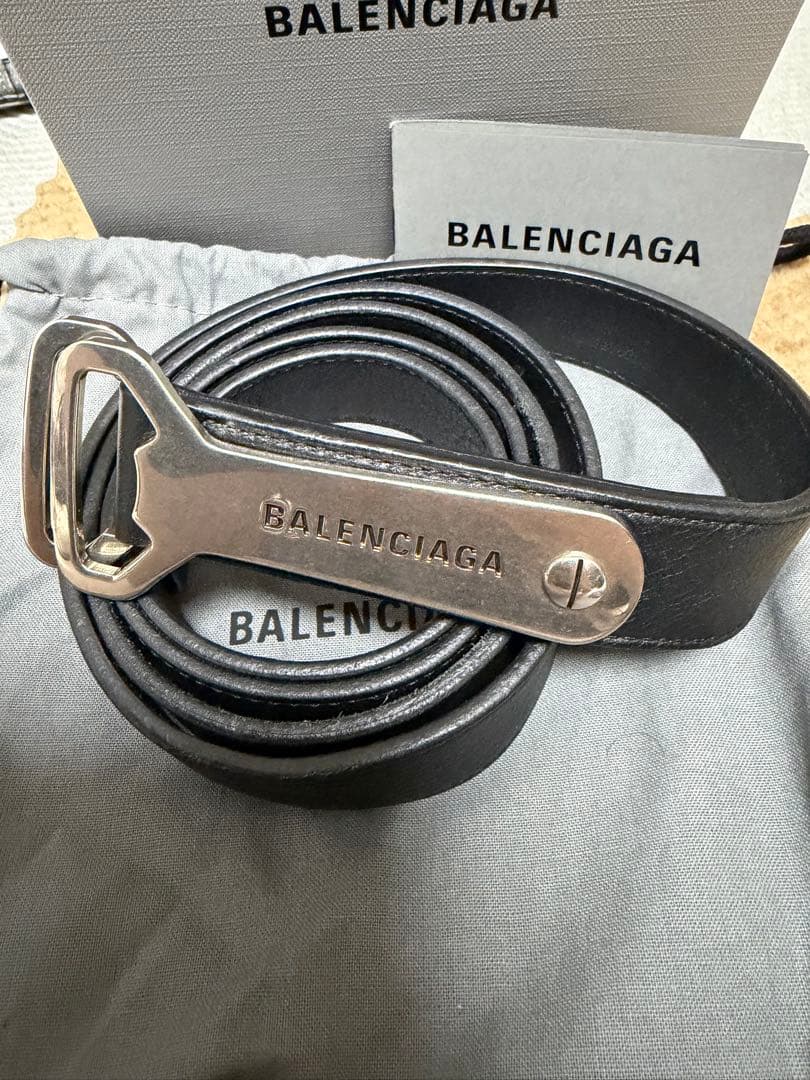 り*た様 BALENCIAGA ボトルオープナー D RING ベルト