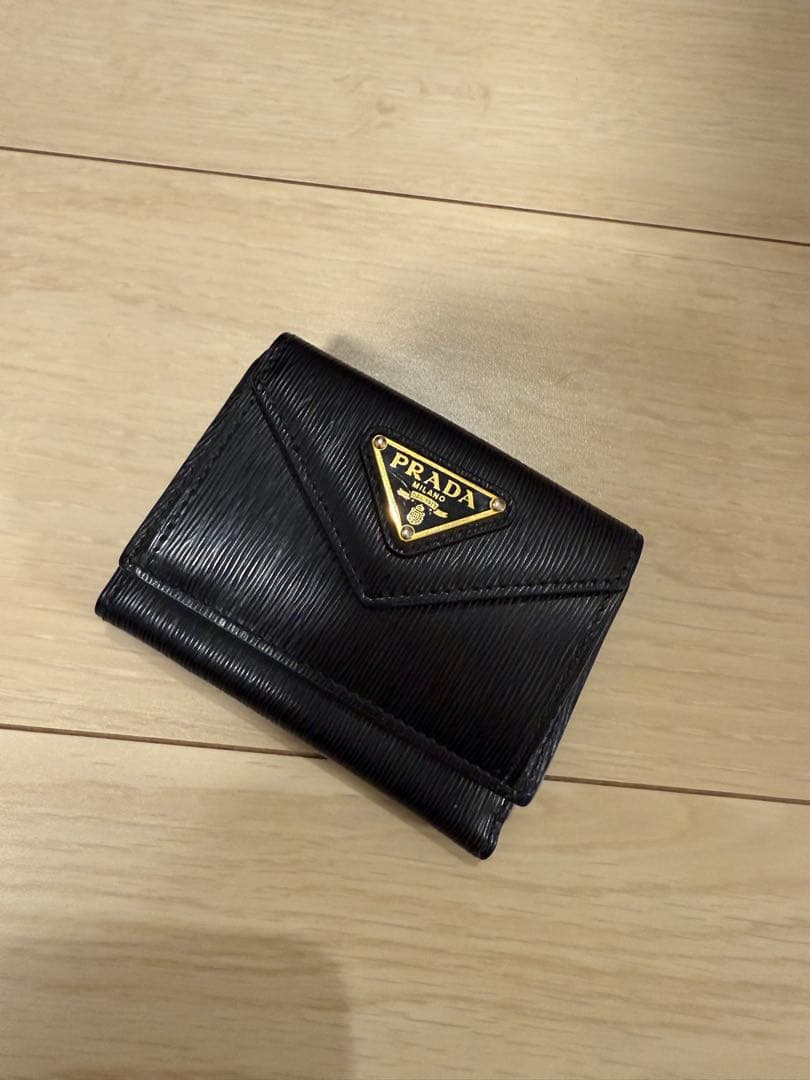 PRADA 財布