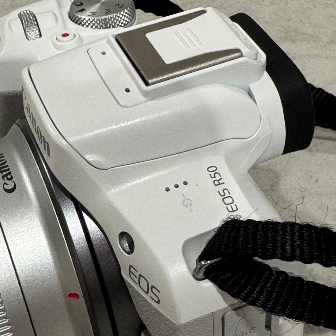 【美品】Canon EOS R50 標準レンズ付　フィルター2枚＋ストラップ等