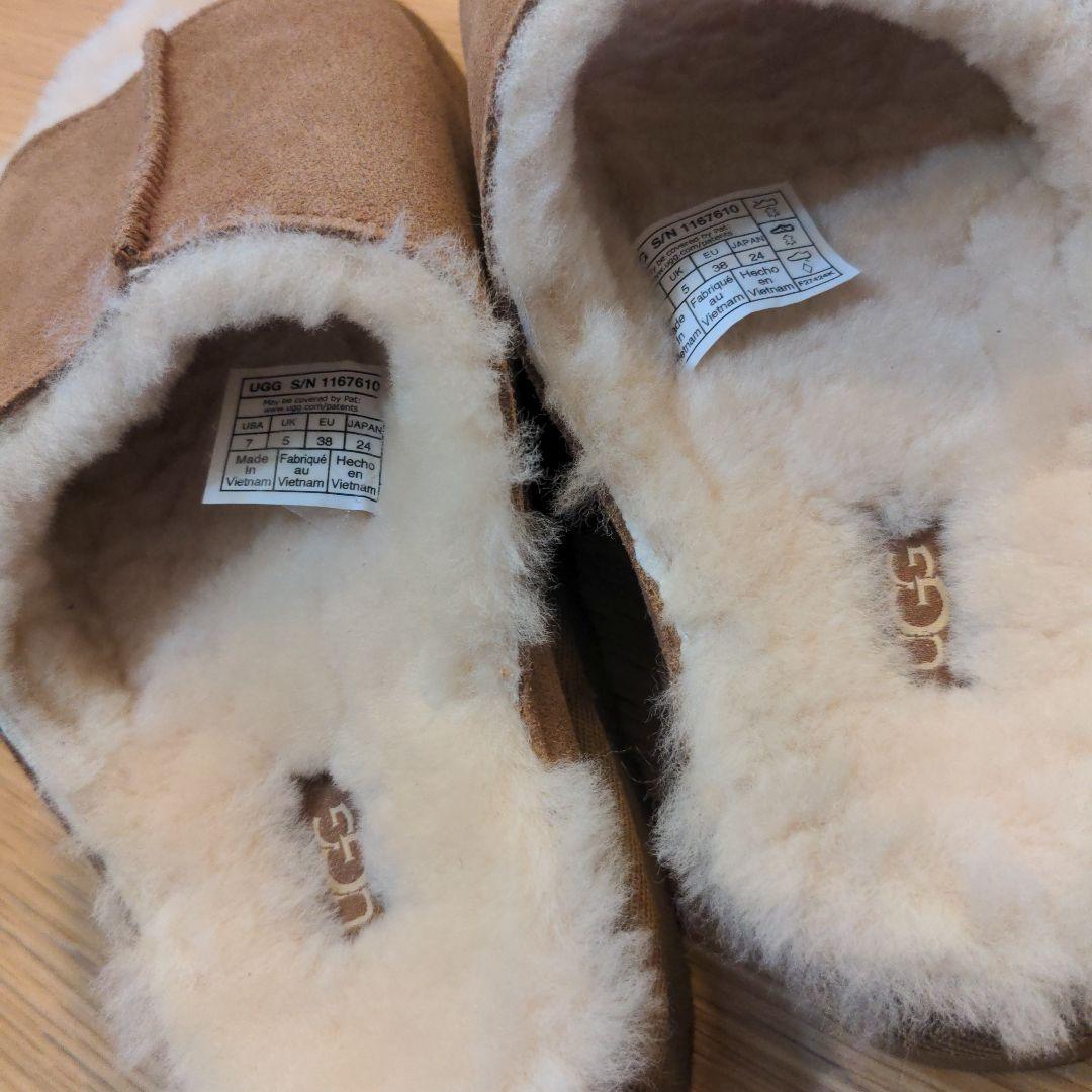 (極美品)UGG アグ ファーサンダル スリッポン もこもこ 24㎝