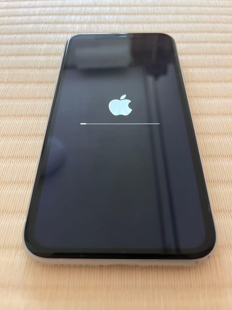 iPhoneXR 本体　ホワイト　64GB