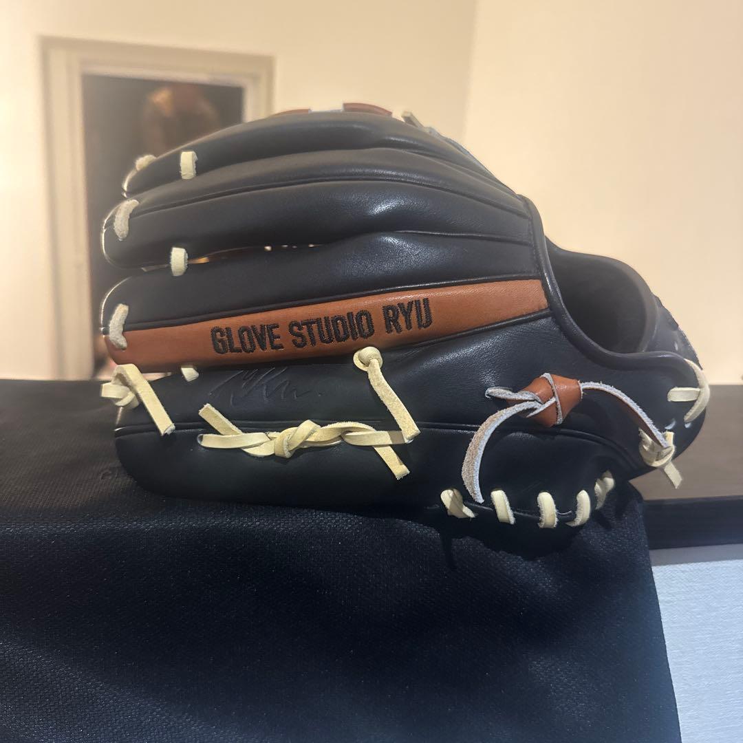 RYU 軟式グローブ 黒/茶色　限定